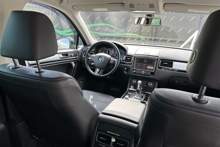 Продам Volkswagen Touareg TDI 4motion 2014 года в Киеве