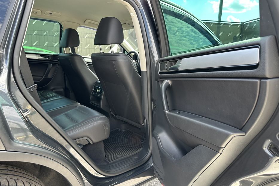 Продам Volkswagen Touareg TDI 4motion 2014 года в Киеве