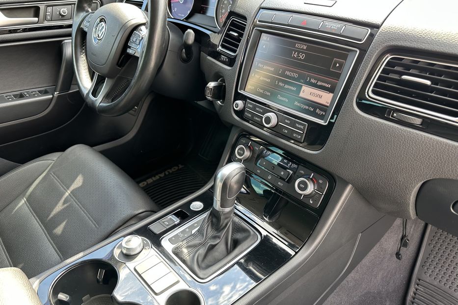 Продам Volkswagen Touareg TDI 4motion 2014 года в Киеве