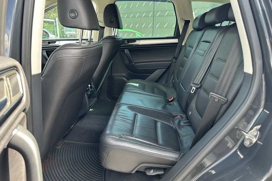 Продам Volkswagen Touareg TDI 4motion 2014 года в Киеве