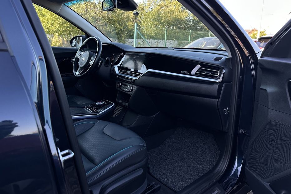 Продам Kia Niro 64 кВт Макс. комплектектація 2021 года в Львове