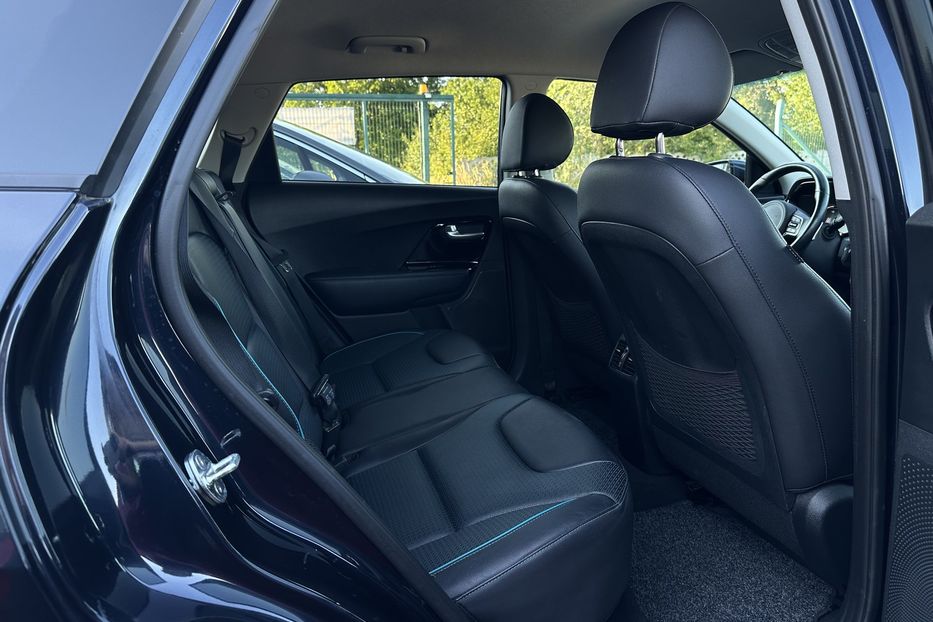 Продам Kia Niro 64 кВт Макс. комплектектація 2021 года в Львове