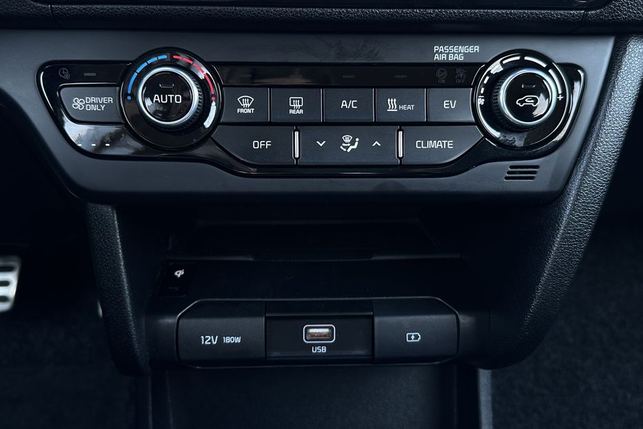Продам Kia Niro 64 кВт Макс. комплектектація 2021 года в Львове