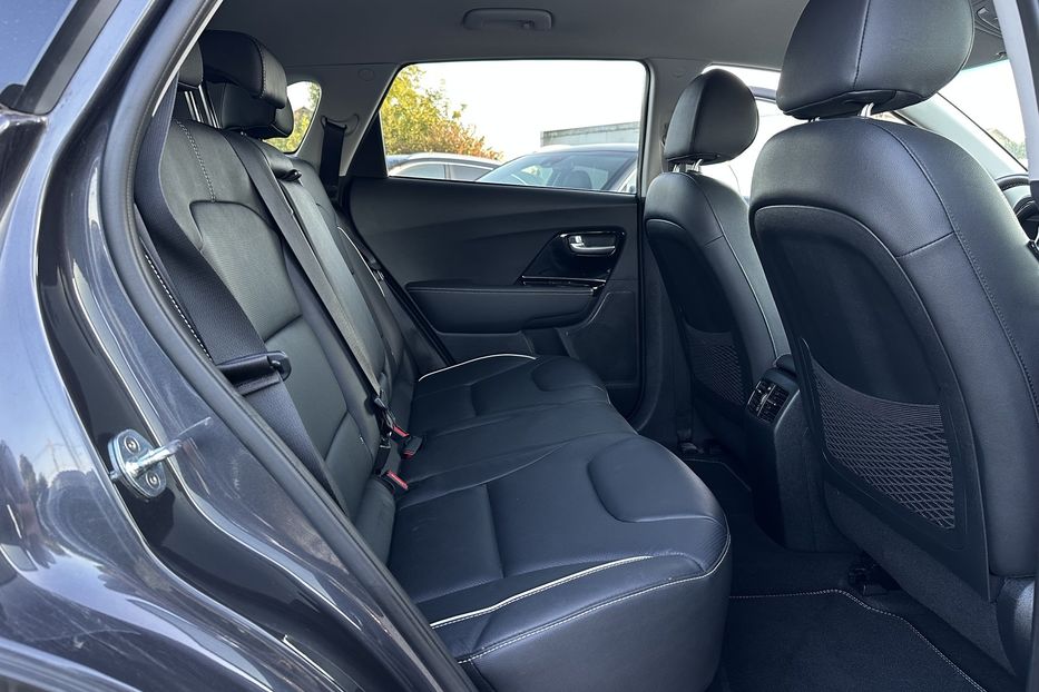 Продам Kia Niro  64 кВт Макс. комплектація 2020 года в Львове