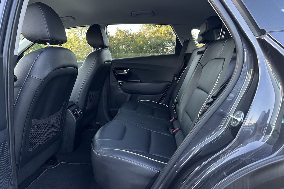 Продам Kia Niro  64 кВт Макс. комплектація 2020 года в Львове