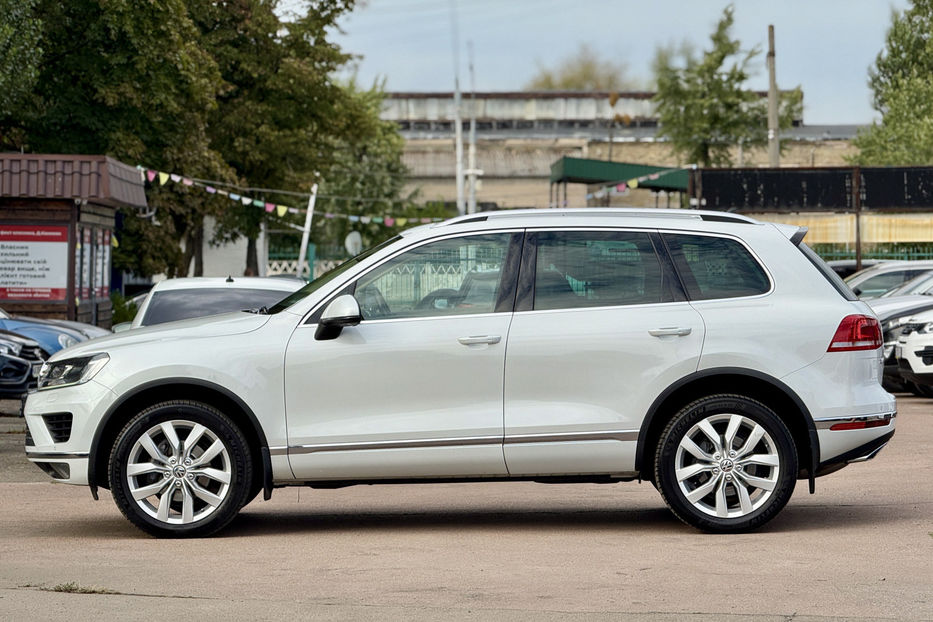 Продам Volkswagen Touareg 2016 года в Киеве