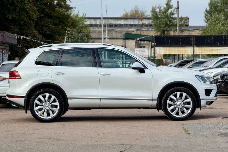 Продам Volkswagen Touareg 2016 года в Киеве