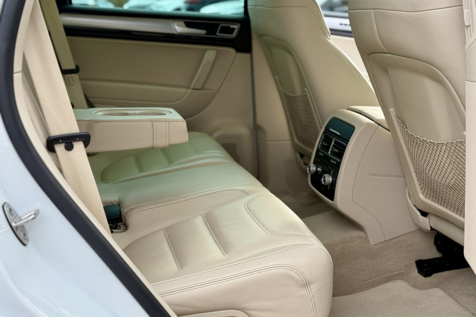 Продам Volkswagen Touareg 2016 года в Киеве
