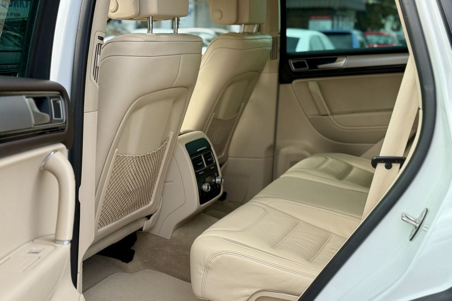 Продам Volkswagen Touareg 2016 года в Киеве