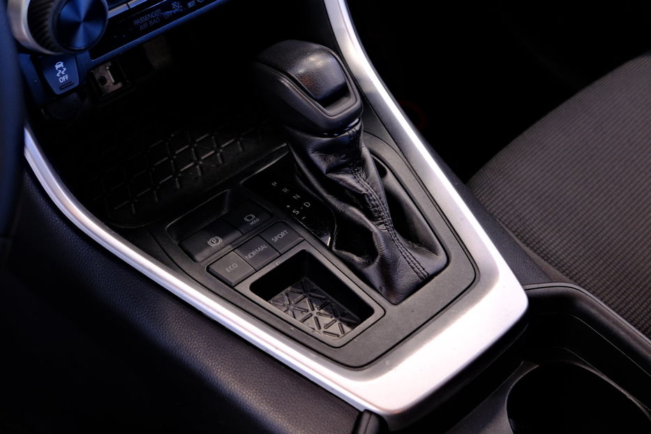 Продам Toyota Rav 4 2019 года в Одессе