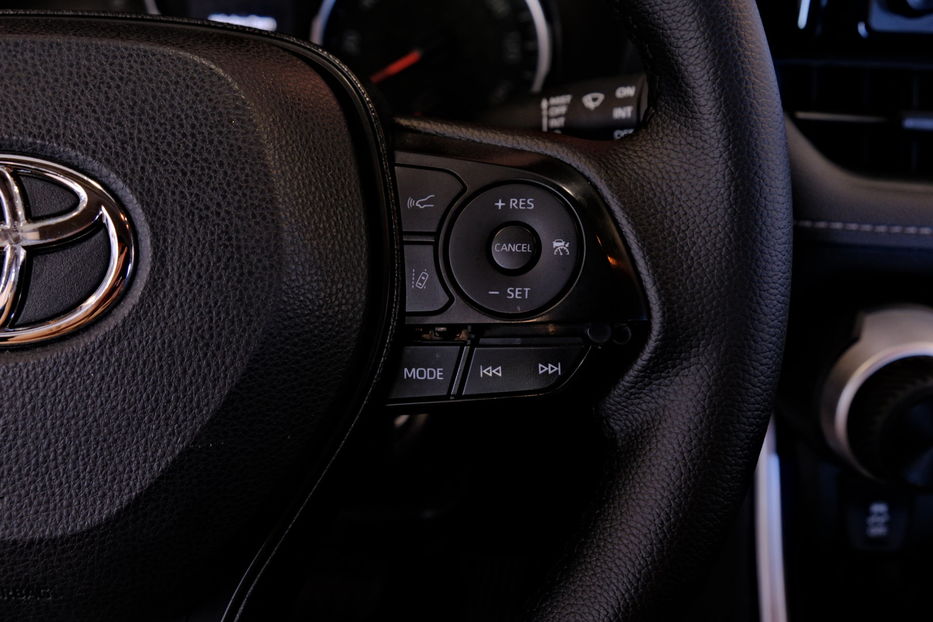 Продам Toyota Rav 4 2019 года в Одессе