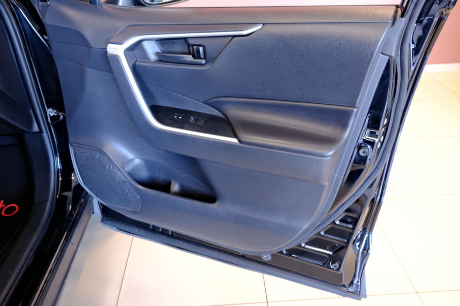 Продам Toyota Rav 4 2019 года в Одессе