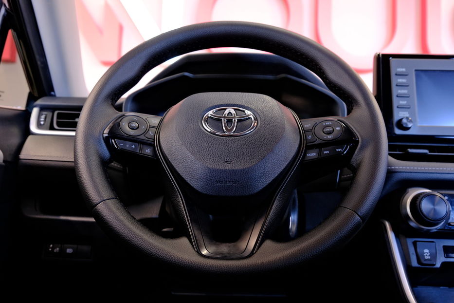 Продам Toyota Rav 4 2019 года в Одессе
