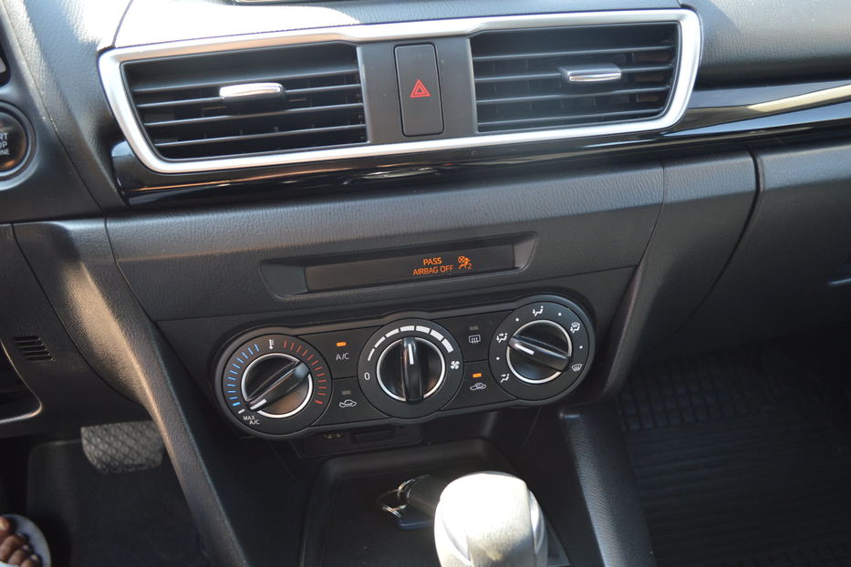 Продам Mazda 3 2016 года в Одессе