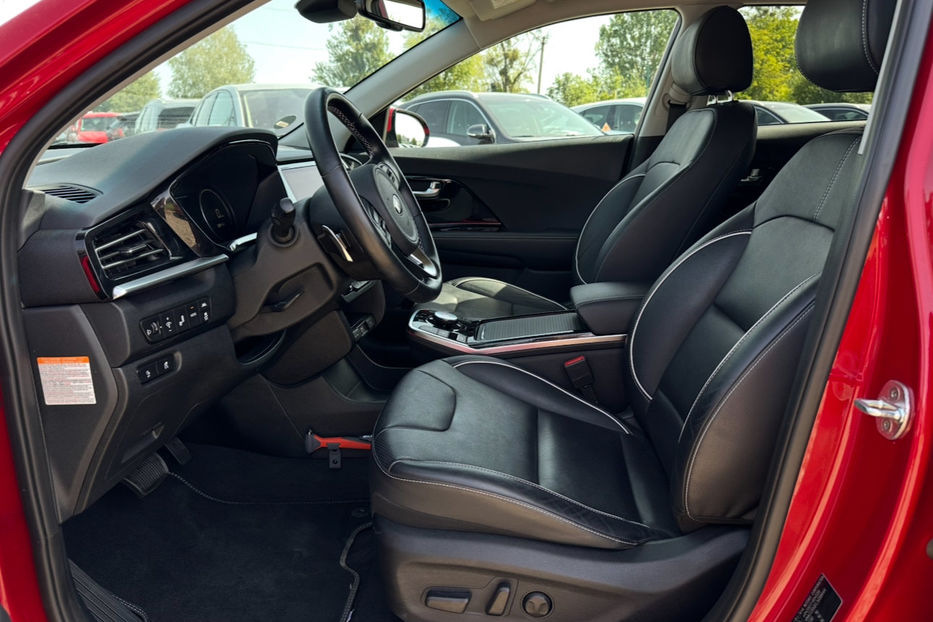 Продам Kia Niro Kia Niro 64 кВт Макс. комплект 2020 года в Львове