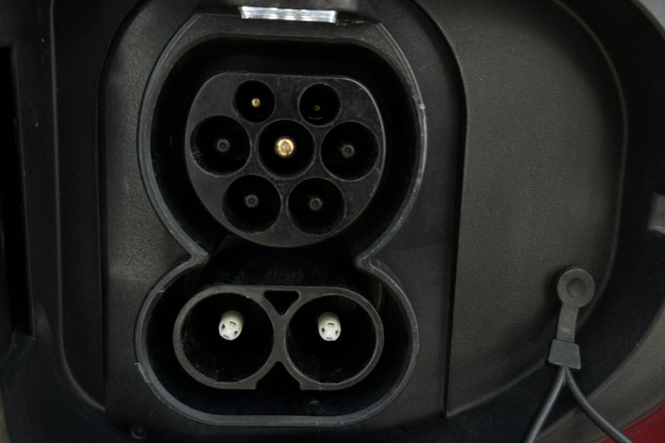 Продам Kia Niro Kia Niro 64 кВт Макс. комплект 2020 года в Львове