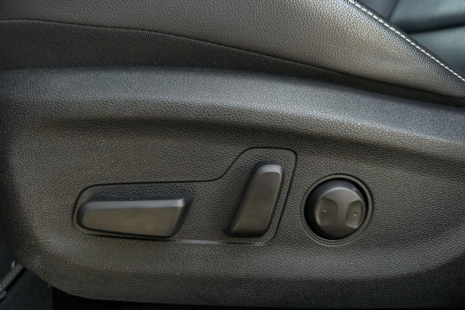 Продам Kia Niro Kia Niro 64 кВт Макс. комплект 2020 года в Львове