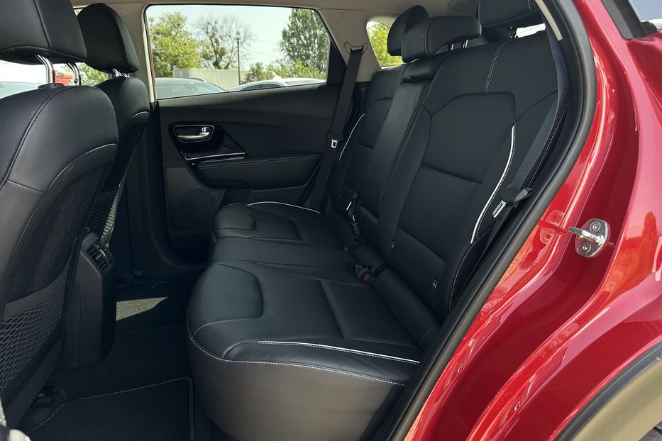Продам Kia Niro Kia Niro 64 кВт Макс. комплект 2020 года в Львове