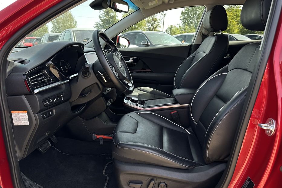 Продам Kia Niro Kia Niro 64 кВт Макс. комплект 2020 года в Львове