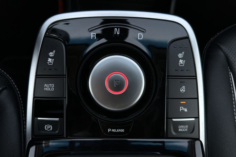 Продам Kia Niro Kia Niro 64 кВт Макс. комплект 2020 года в Львове