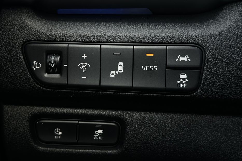 Продам Kia Niro Kia Niro 64 кВт Макс. комплект 2020 года в Львове