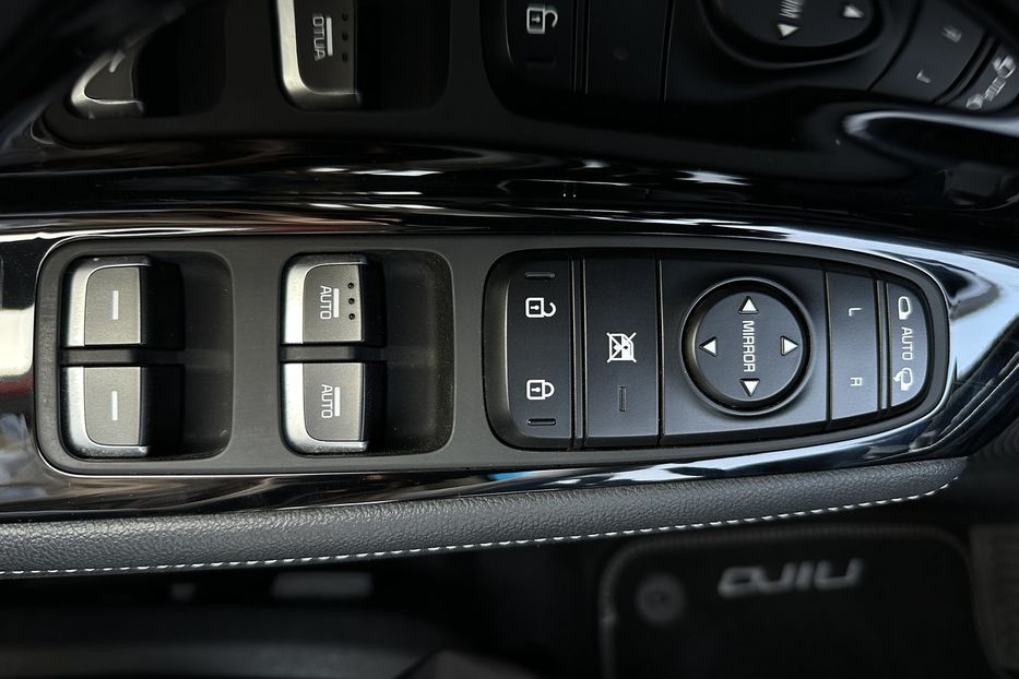 Продам Kia Niro Kia Niro 64 кВт Макс. комплект 2020 года в Львове