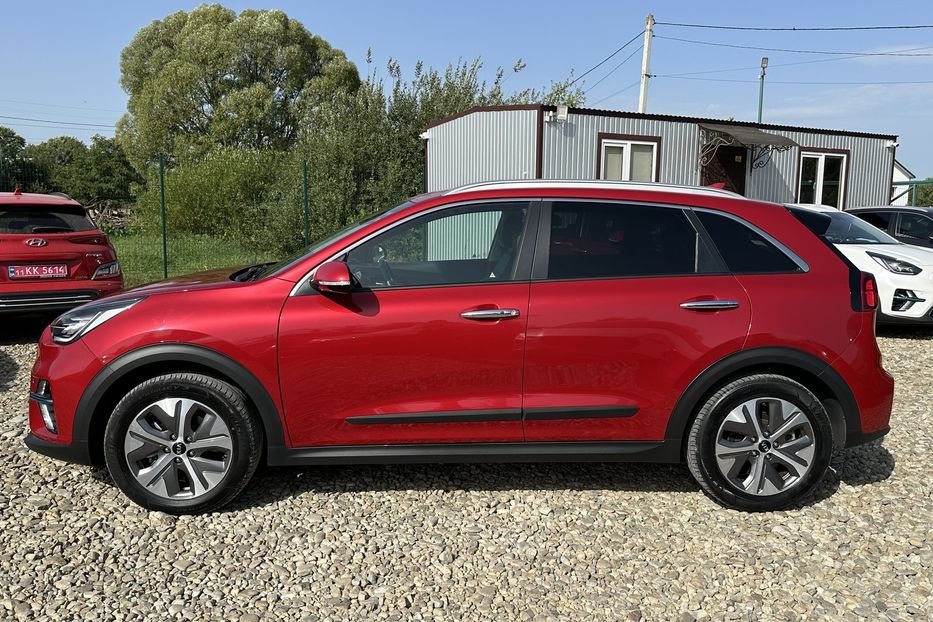 Продам Kia Niro Kia Niro 64 кВт Макс. комплект 2020 года в Львове