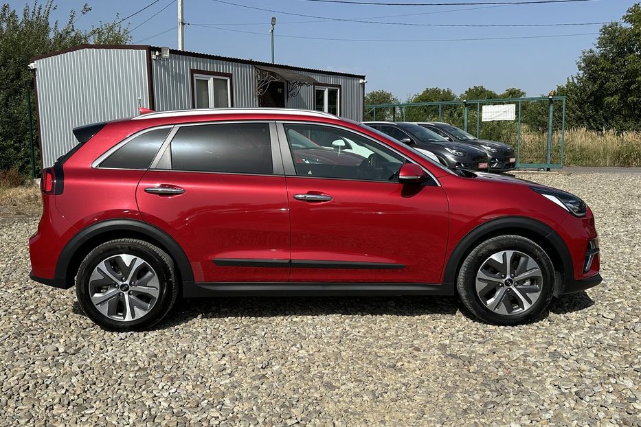 Продам Kia Niro Kia Niro 64 кВт Макс. комплект 2020 года в Львове