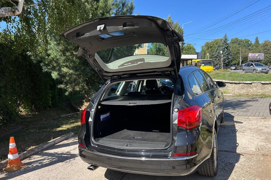 Продам Opel Astra J 2015 года в Черновцах