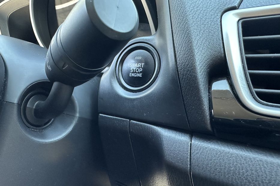 Продам Mazda 3 2016 года в Киеве