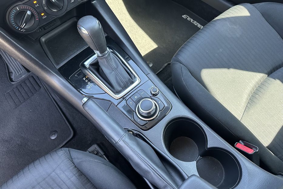 Продам Mazda 3 2016 года в Киеве