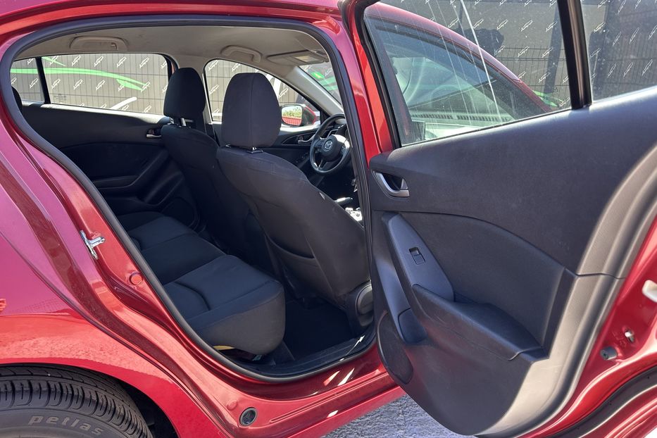Продам Mazda 3 2016 года в Киеве