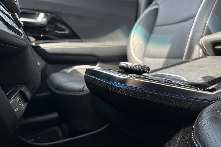Продам Kia Niro Kia Niro 64 кВт Макс. комплект 2020 года в Львове