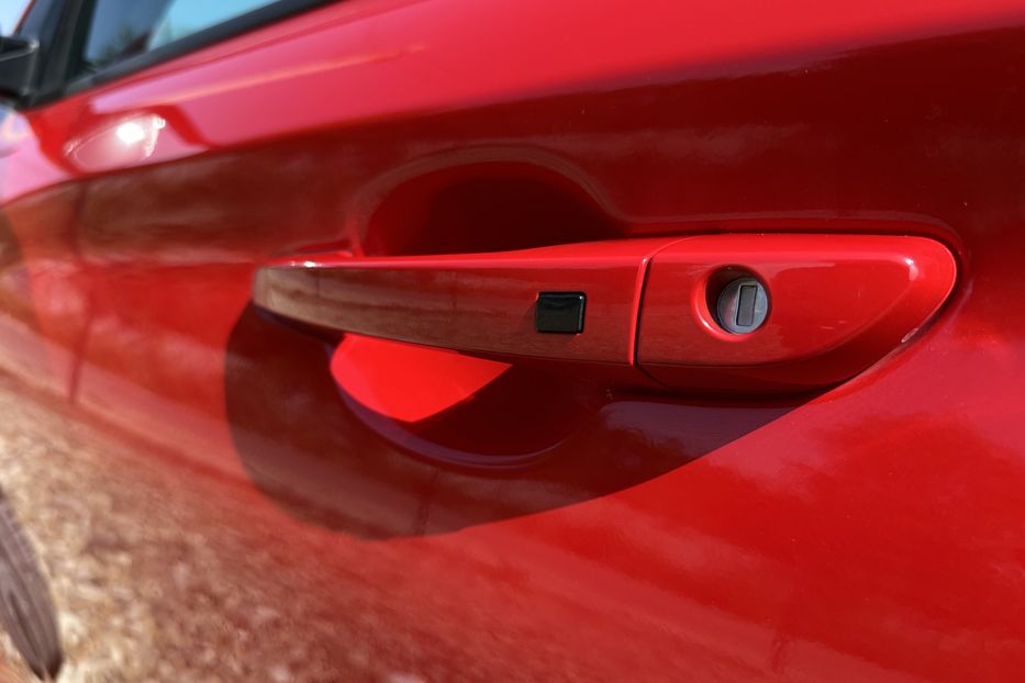 Продам Hyundai Kona 64кВтСліпізониПдгрівсиднькерма 2021 года в Львове
