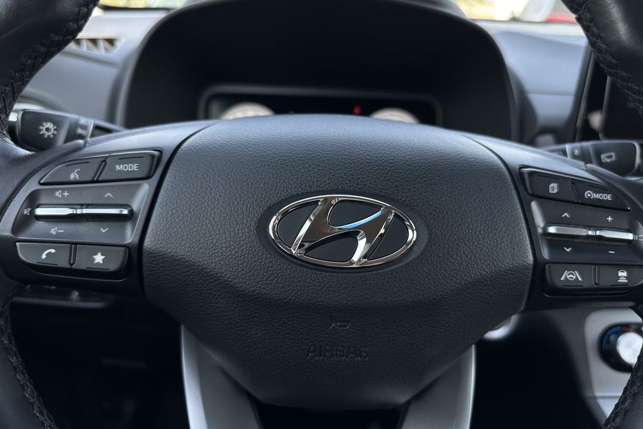 Продам Hyundai Kona 64кВтСліпізониПдгрівсиднькерма 2021 года в Львове