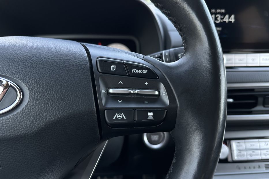 Продам Hyundai Kona 64кВтСліпізониПдгрівсиднькерма 2021 года в Львове