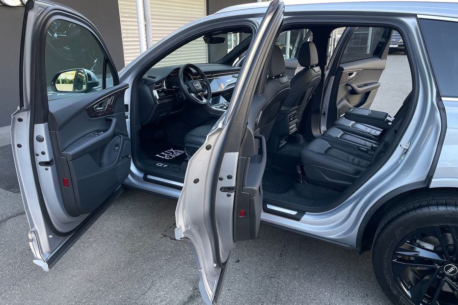 Продам Audi Q7 55 TFSI Quattro  2020 года в Киеве