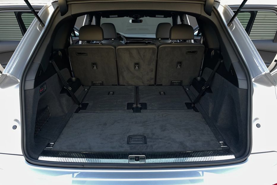 Продам Audi Q7 55 TFSI Quattro  2020 года в Киеве