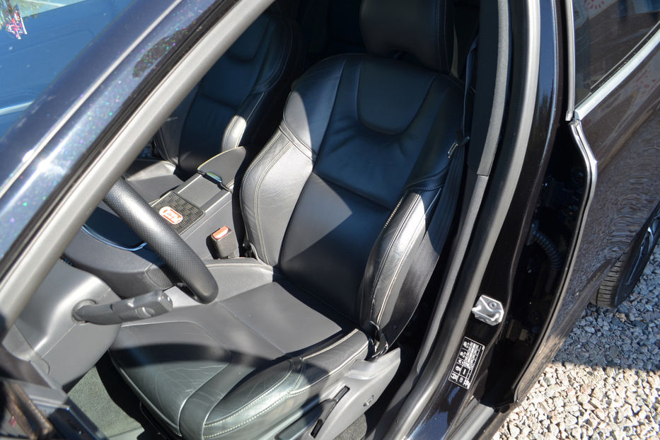 Продам Volvo XC60 2017 года в Киеве