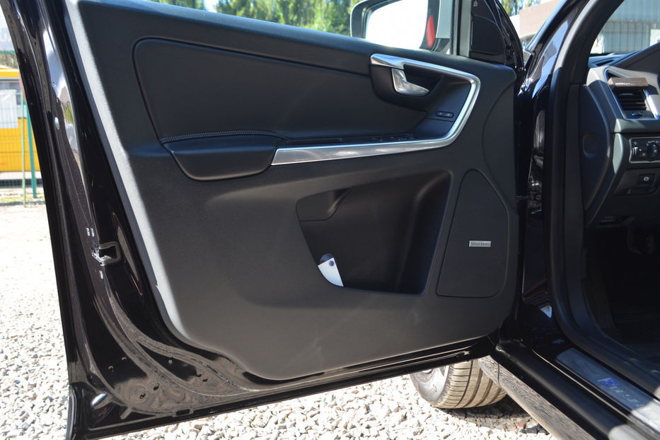 Продам Volvo XC60 2017 года в Киеве