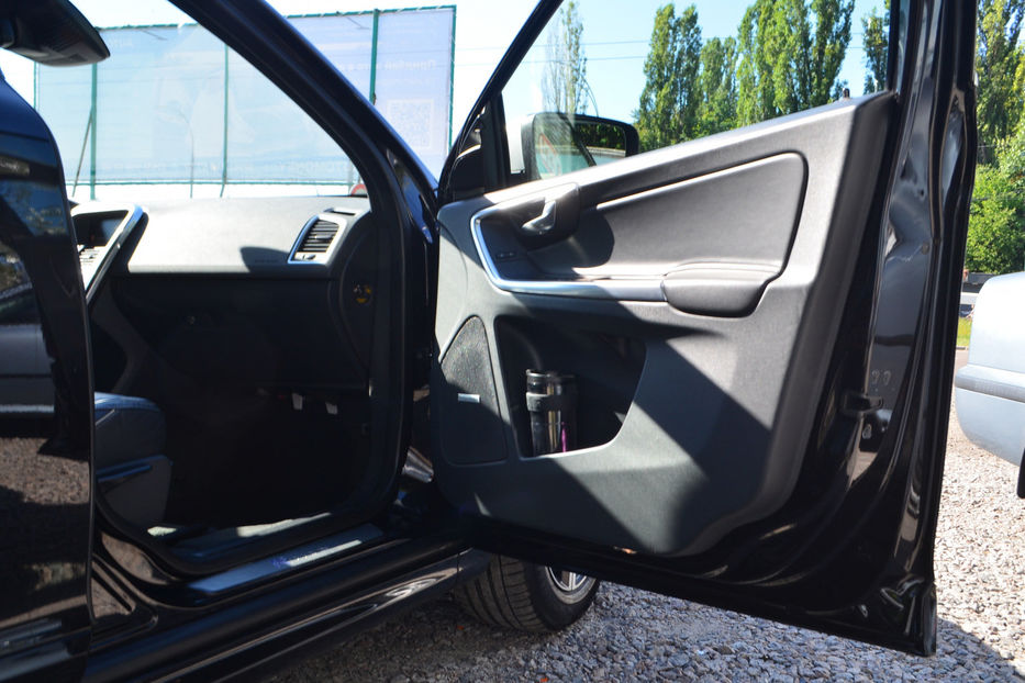 Продам Volvo XC60 2017 года в Киеве
