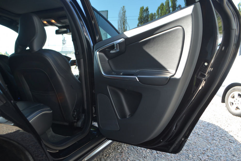 Продам Volvo XC60 2017 года в Киеве