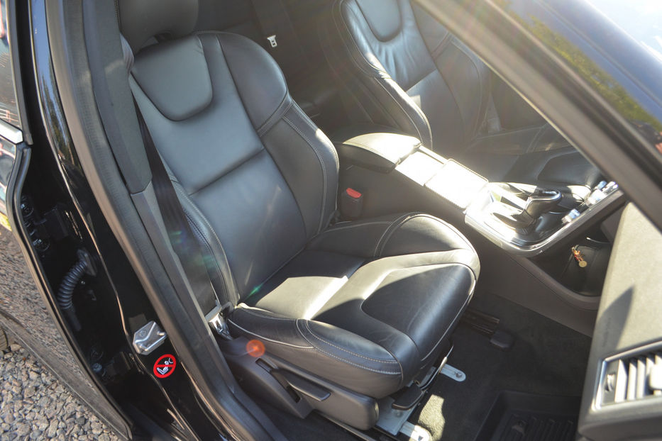 Продам Volvo XC60 2017 года в Киеве