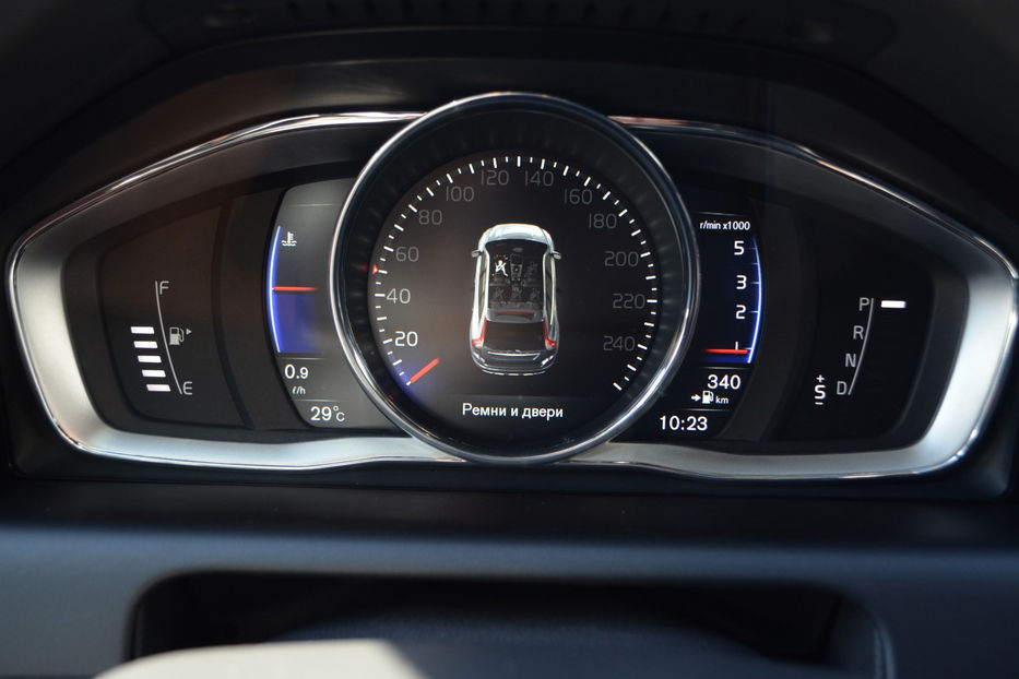 Продам Volvo XC60 2017 года в Киеве