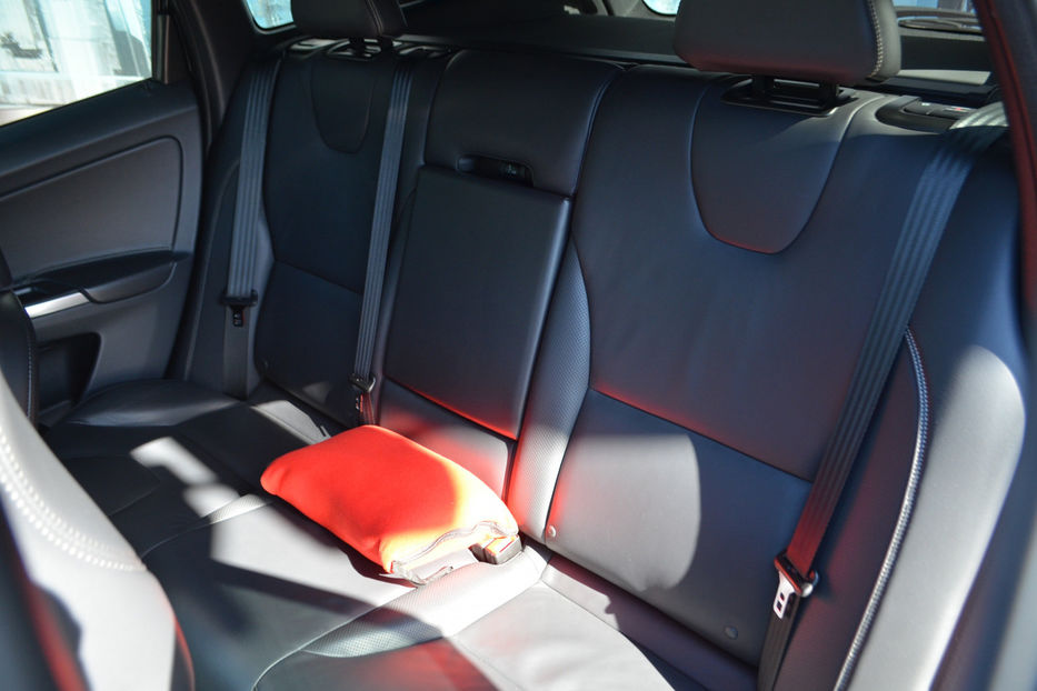 Продам Volvo XC60 2017 года в Киеве