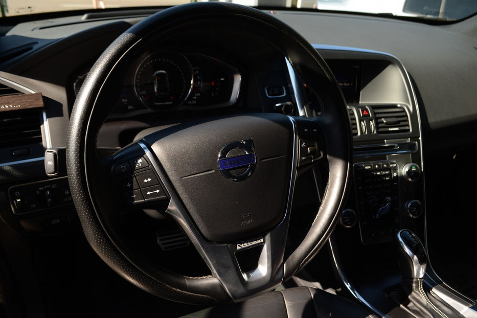 Продам Volvo XC60 2017 года в Киеве