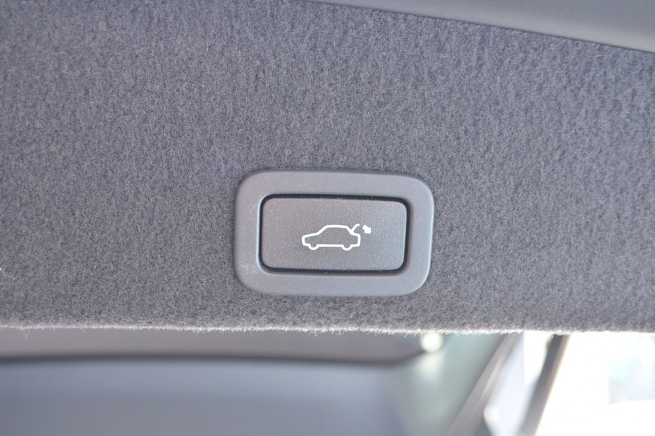 Продам Volvo XC60 2017 года в Киеве