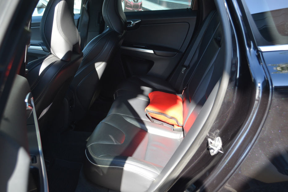 Продам Volvo XC60 2017 года в Киеве