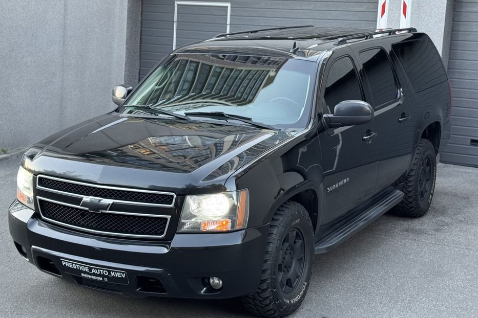 Продам Chevrolet Suburban 2011 года в Киеве