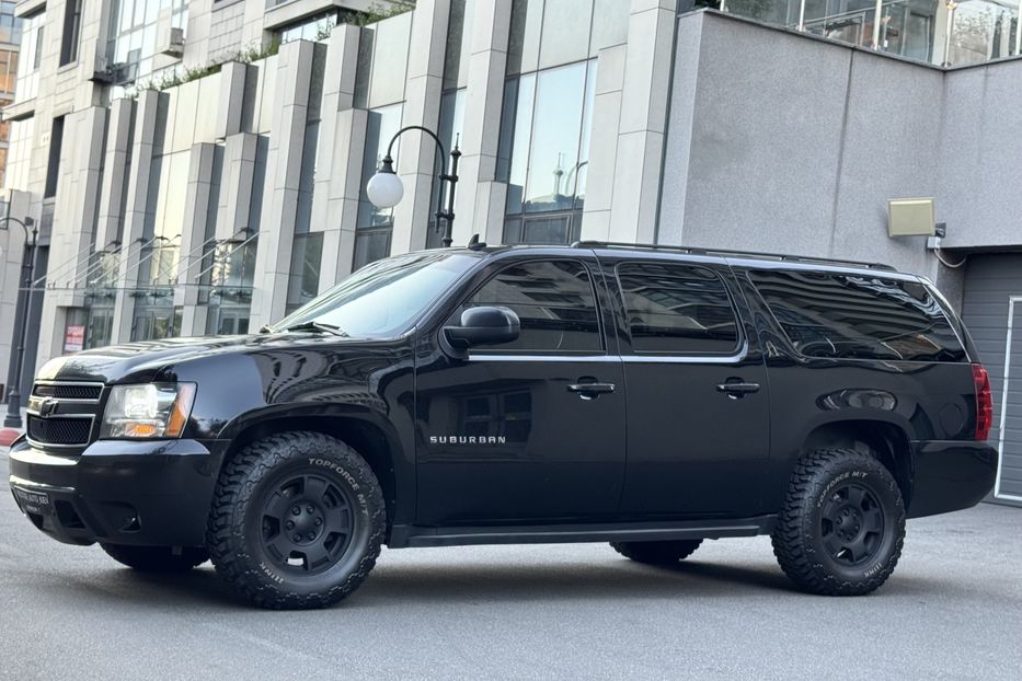 Продам Chevrolet Suburban 2011 года в Киеве